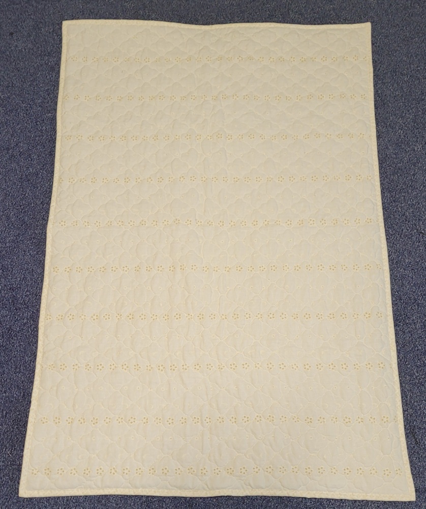 Broderie Anglaise Cot Quilt 