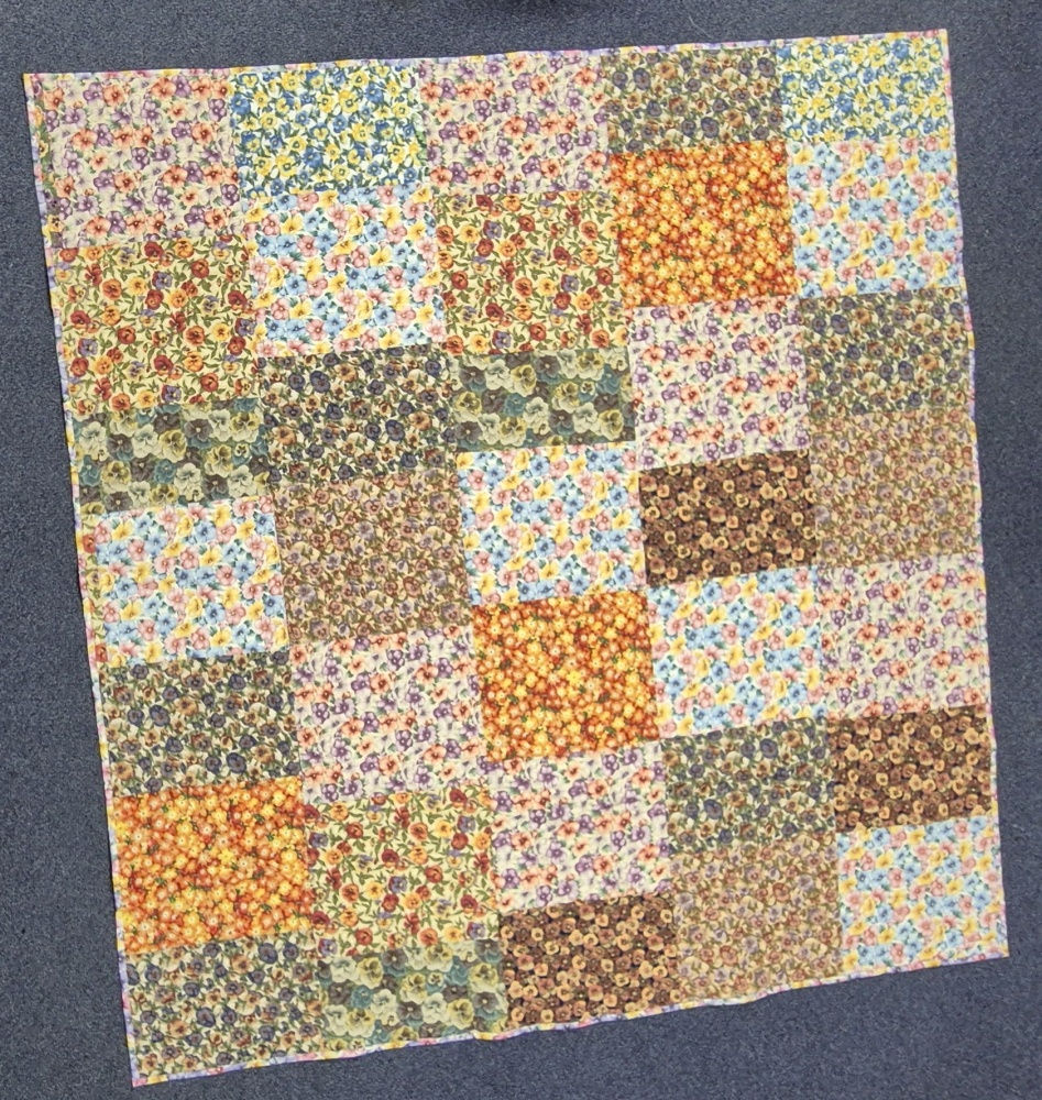 Light and Bright Pansy Quilt 
